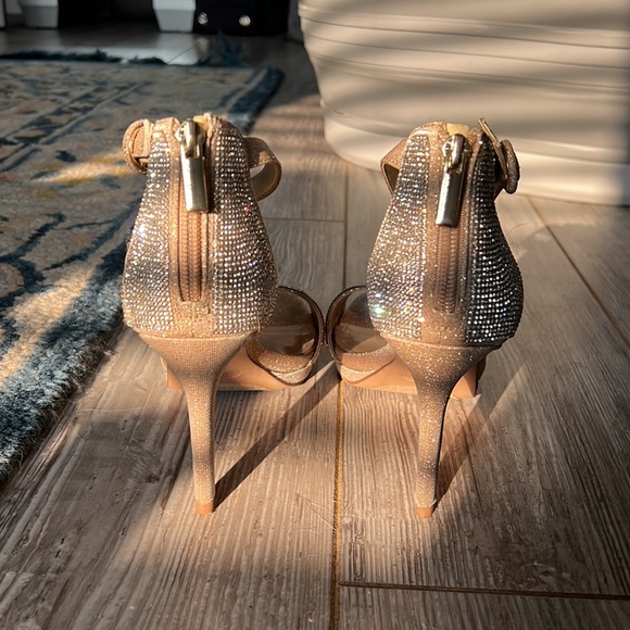 Kelly & Katie Conradd Platform Sandal - Picture 6 of 9